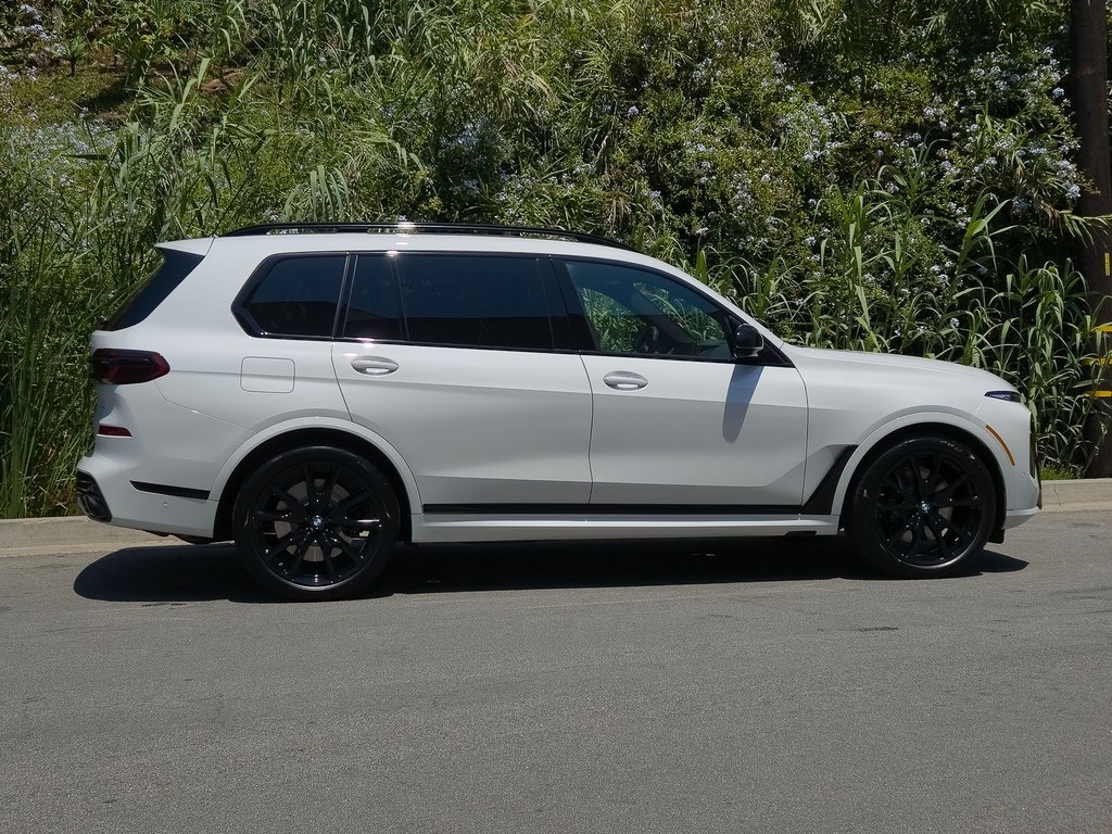 2026 Bmw X7 M60i photo 3