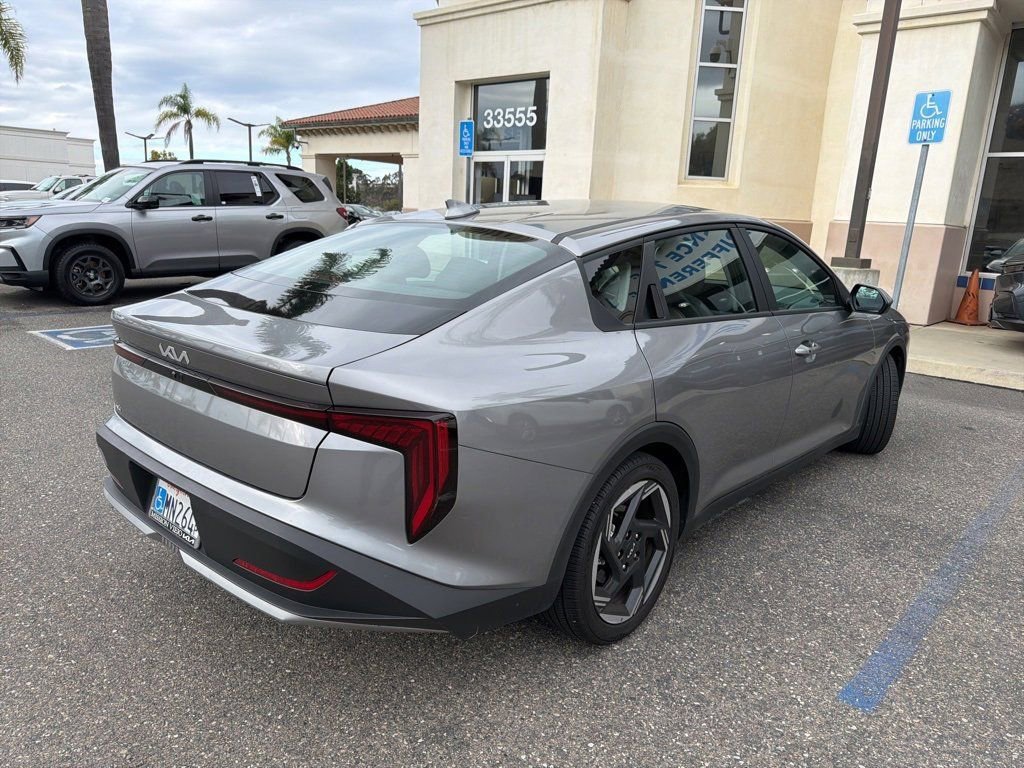 2025 Kia K4 EX photo 3