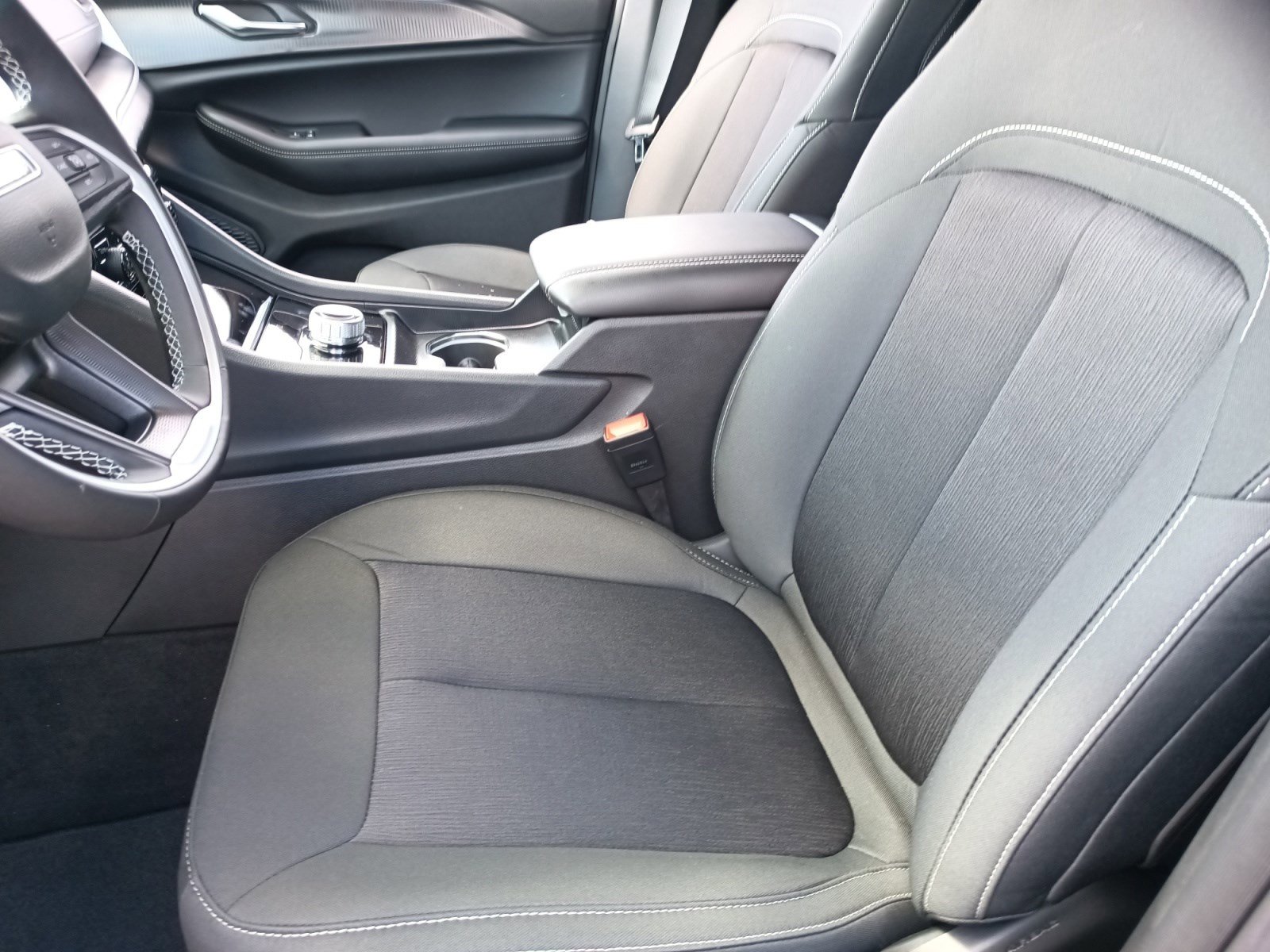 2025 Jeep Grand Cherokee Laredo X photo 19