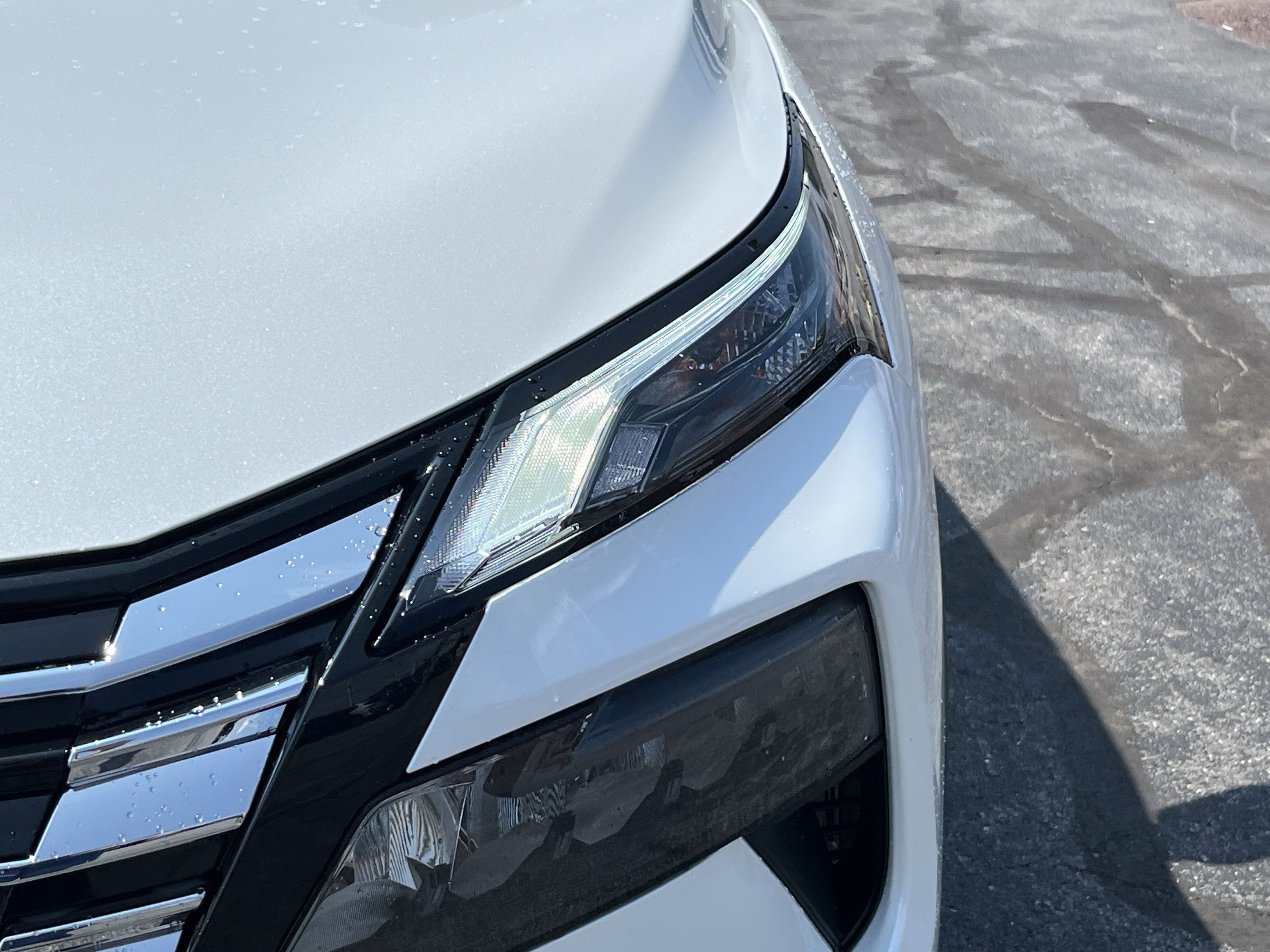 2026 Nissan Rogue SV photo 2