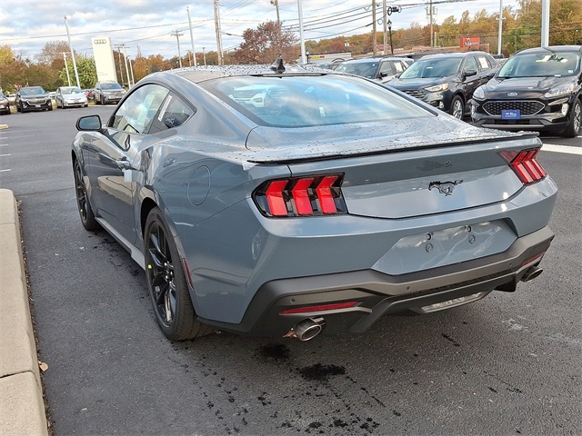 2026 Ford Mustang EcoBoost Premium photo 4