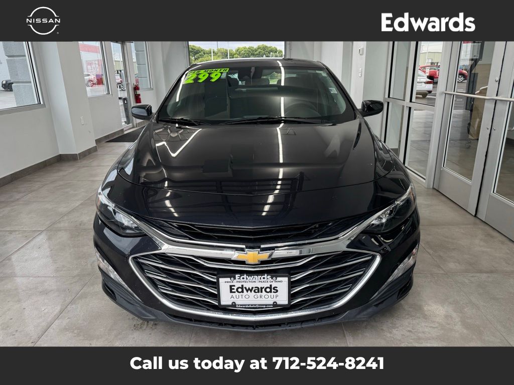 2023 Chevrolet Malibu 1LT photo 3