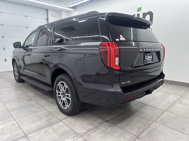 2025 Ford Expedition MAX photo 2
