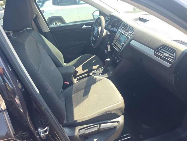 2019 Volkswagen Tiguan S photo 10