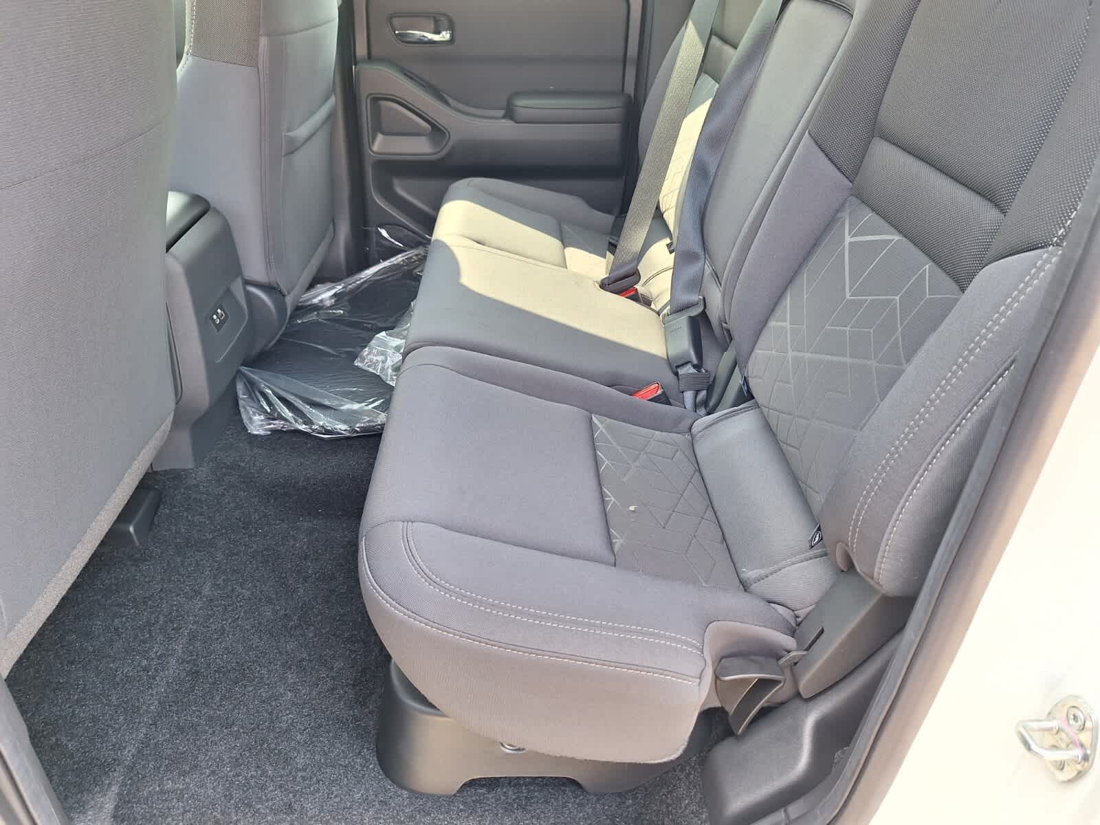 2025 Nissan Frontier Crew Cab SV photo 22