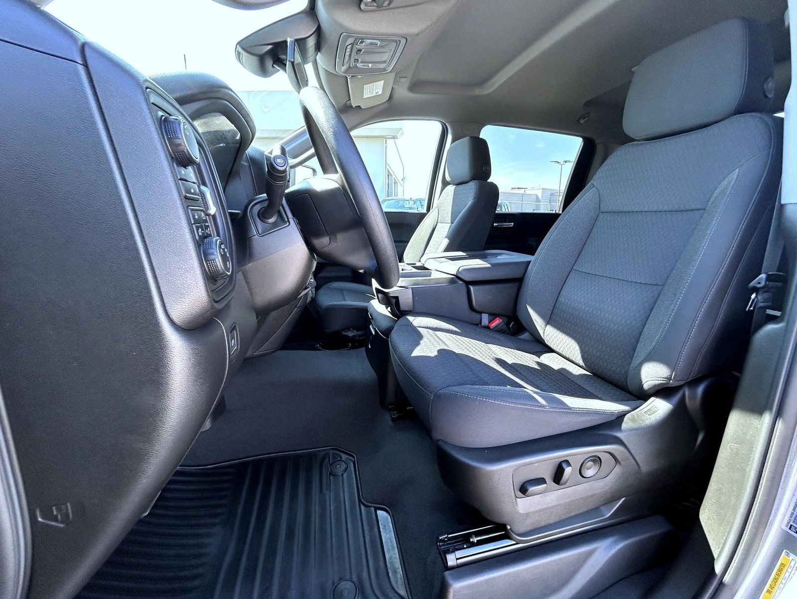2024 Chevrolet Silverado 2500HD Custom photo 10