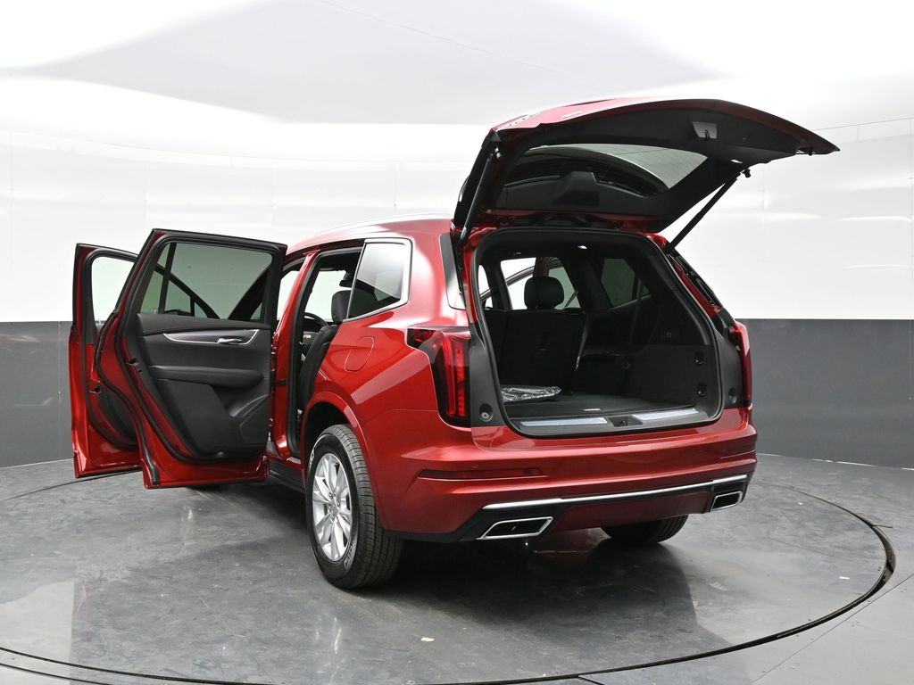 2025 Cadillac XT6 Luxury photo 35