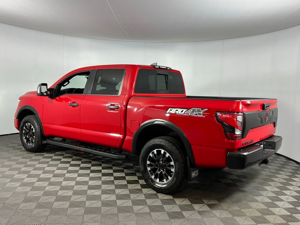 2023 Nissan Titan PRO-4X photo 4