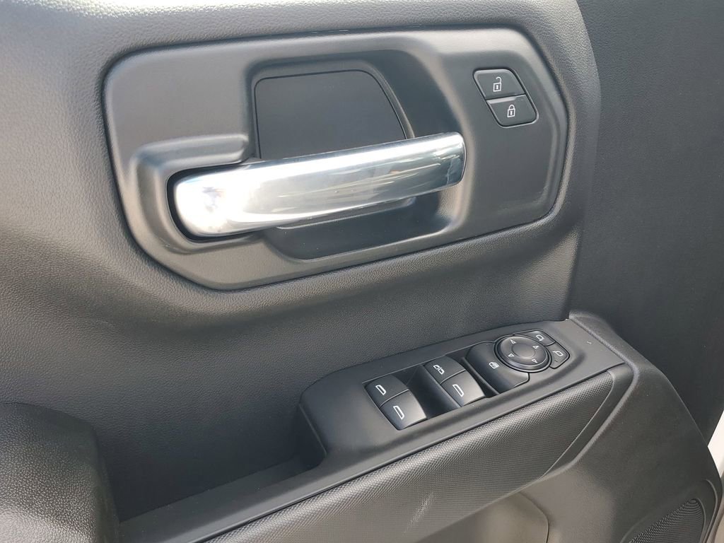 2025 Chevrolet Silverado 1500 Custom photo 41