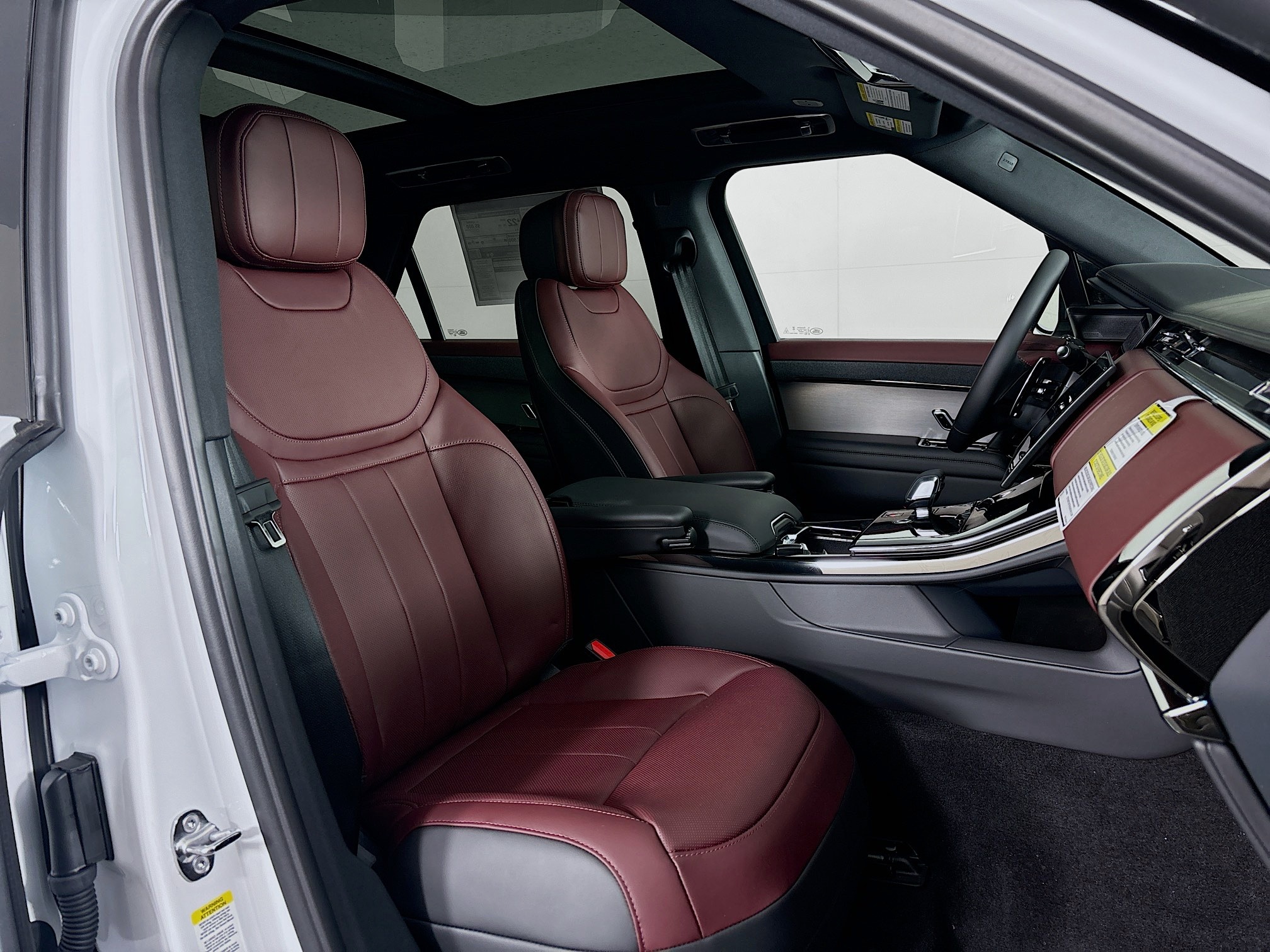 2025 Land Rover Range Rover Sport SE photo 25