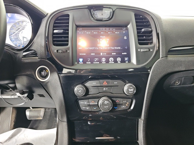 2016 Chrysler 300 S photo 17