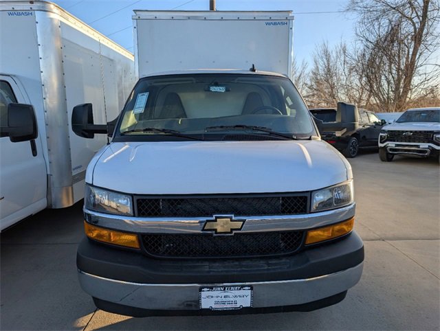 2024 Chevrolet Express Cutaway 3500 photo 4