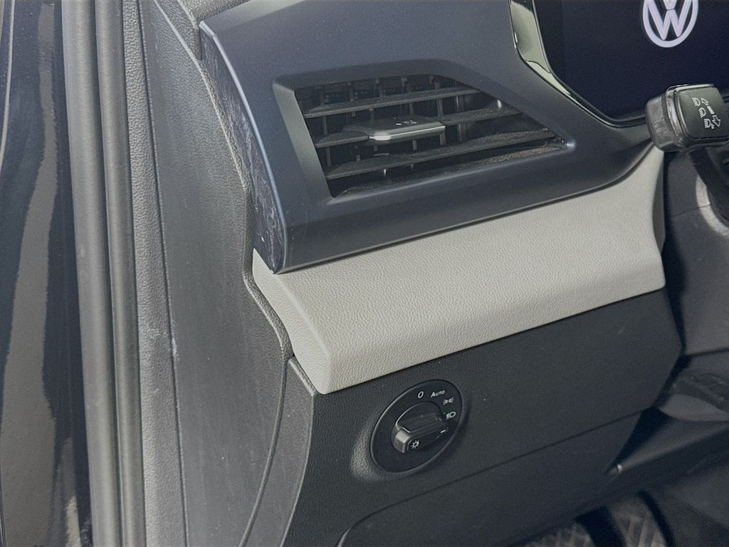 2022 Volkswagen Taos SE photo 10