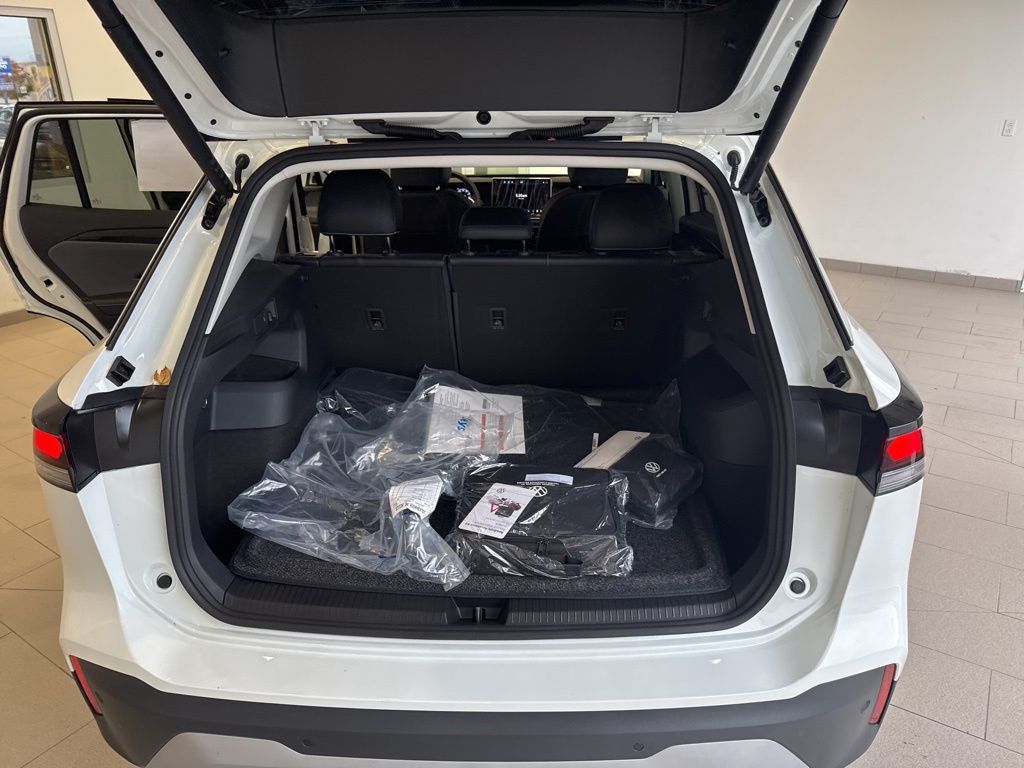 2025 Volkswagen Tiguan SE photo 16