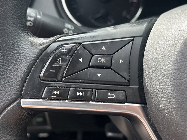 2017 Nissan Rogue Sport S photo 22
