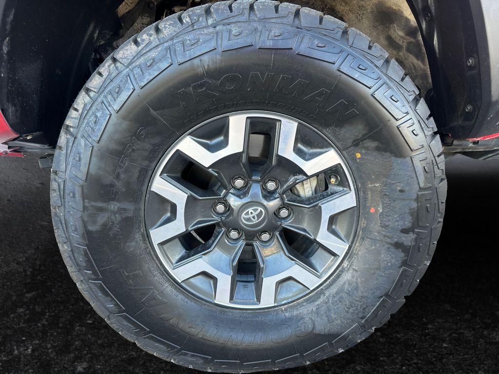 2021 Toyota Tacoma TRD Off-Road photo 26