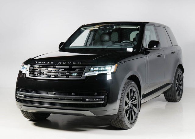2025 Land Rover Range Rover SE's photo