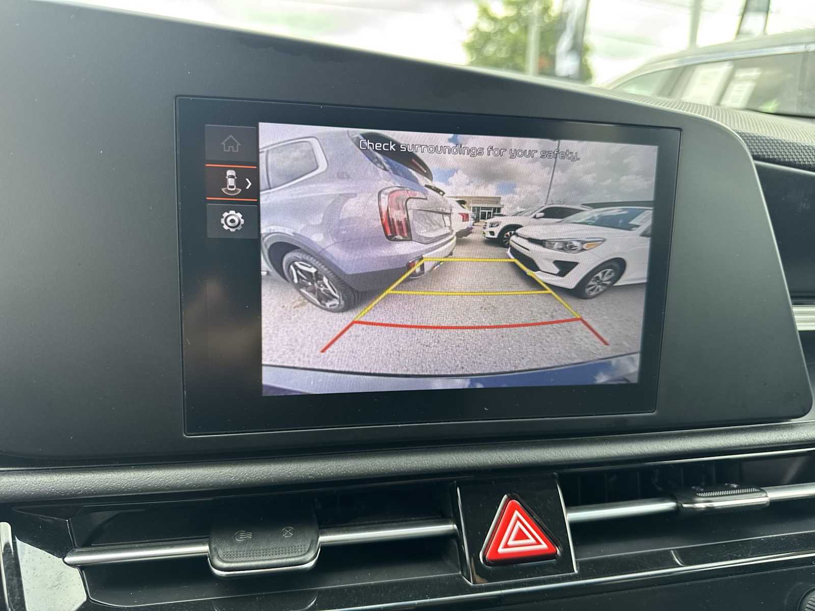 2024 Kia Niro LX photo 17