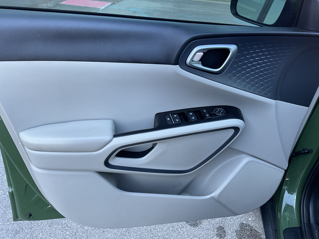 2020 Kia Soul EX photo 11