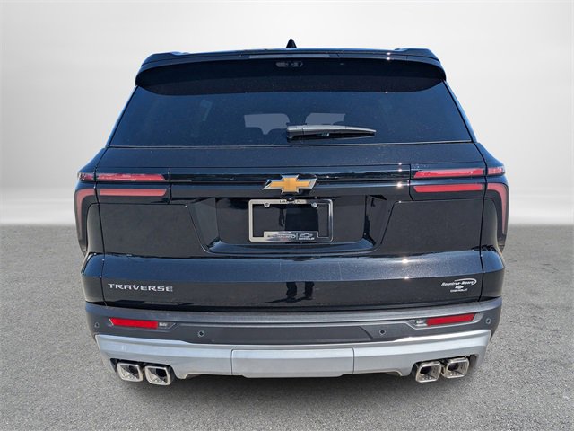 2026 Chevrolet Traverse photo 2