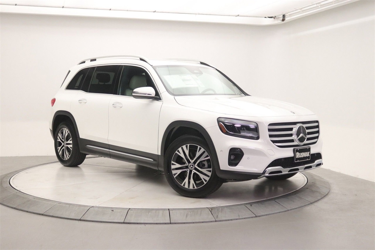 2025 Mercedes-Benz GLB Base's photo