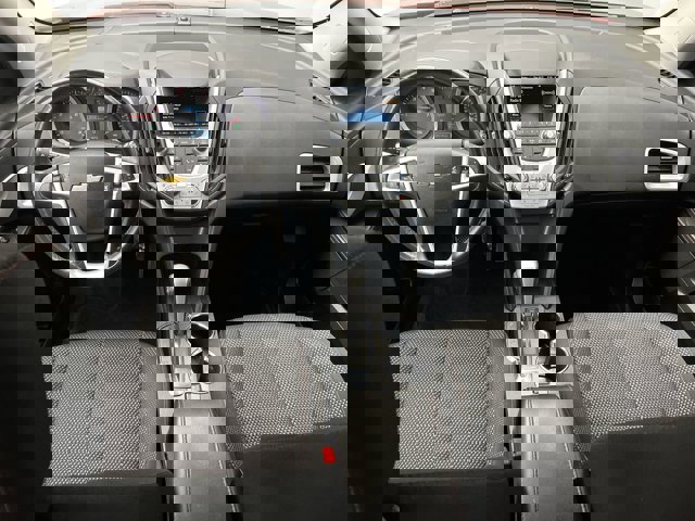 2015 Chevrolet Equinox LT photo 4