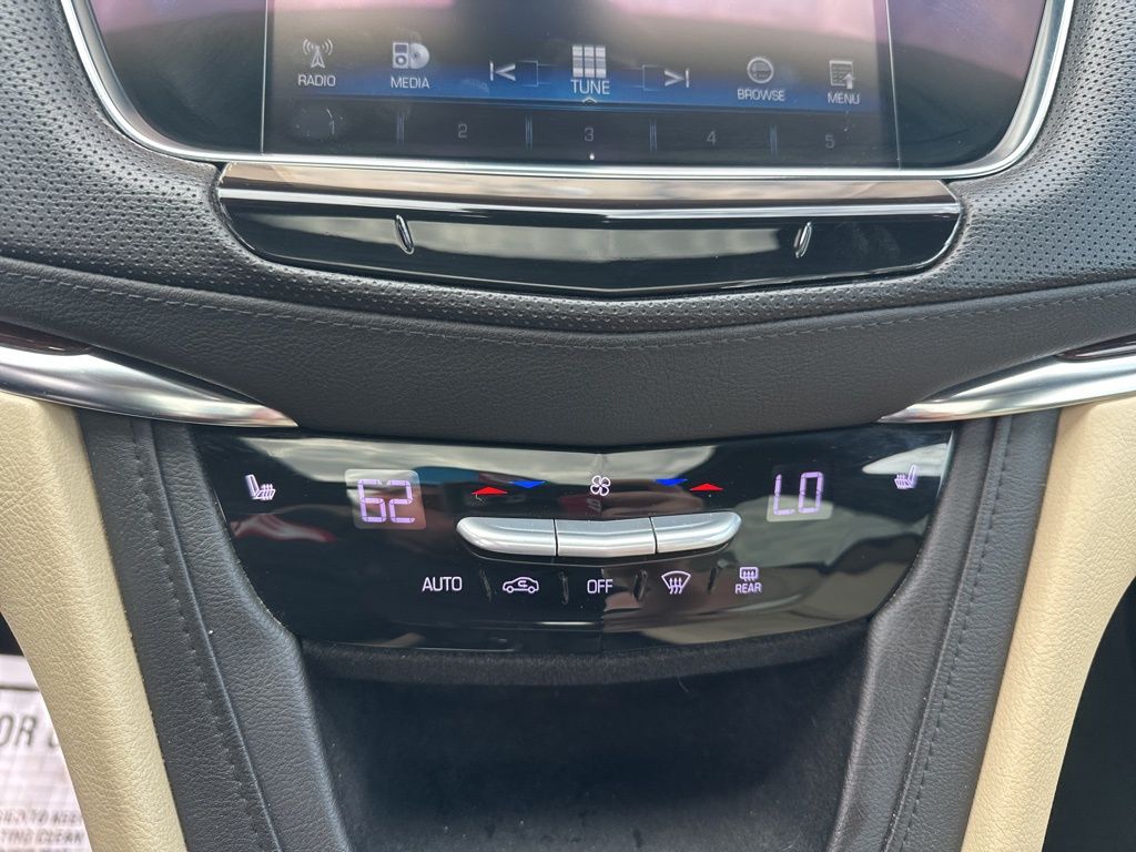 2017 Cadillac XT5 Luxury photo 27