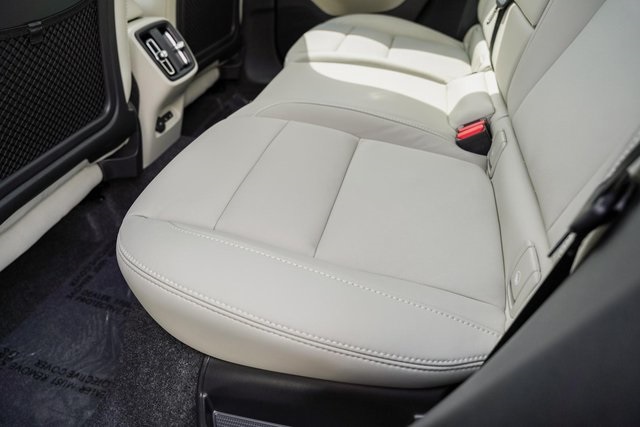2026 Volvo XC40 AWD photo 26