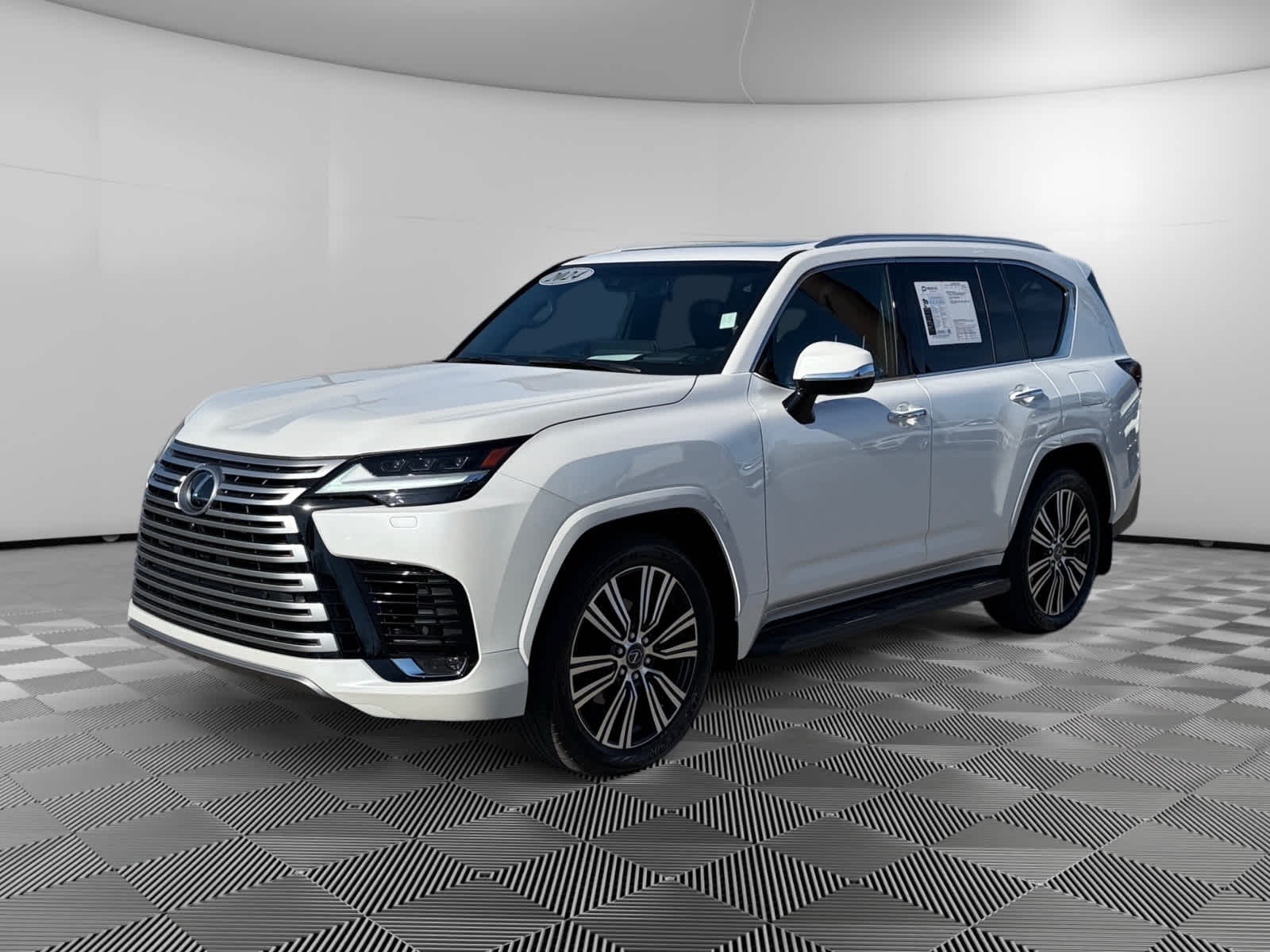 2024 Lexus LX Luxury's photo
