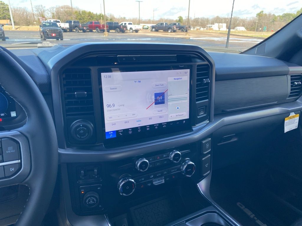 2025 Ford F-150 XLT photo 17