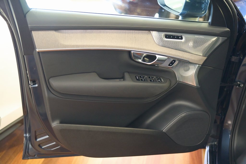 2025 VOLVO XC90 - Image 3