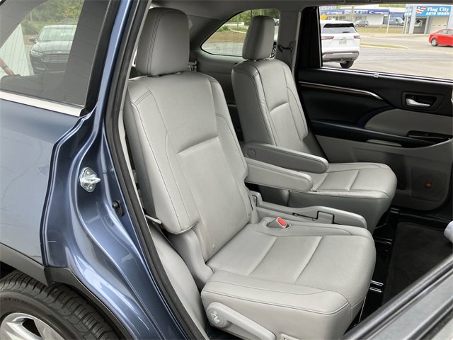 2015 Toyota Highlander Base Hybrid photo 19