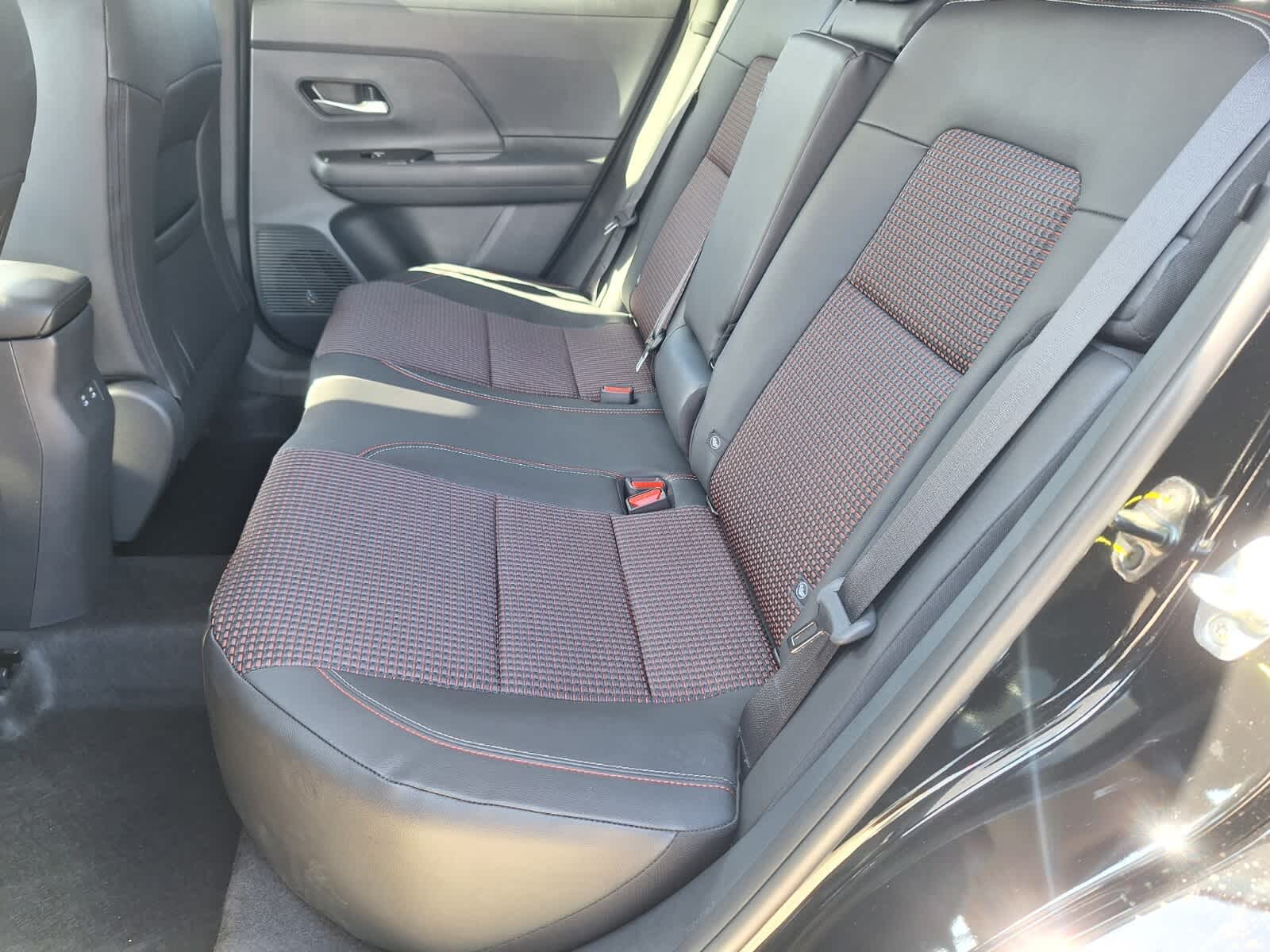 2026 Nissan Kicks SR photo 20