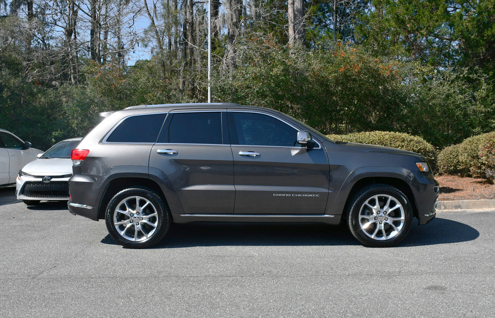 2014 Jeep Grand Cherokee Summit photo 4