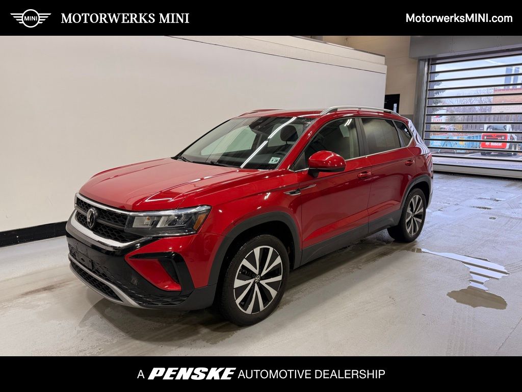 2023 Volkswagen Taos SE's photo