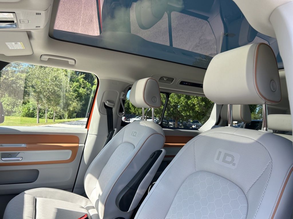 2025 Volkswagen ID. Buzz Pro Plus photo 14