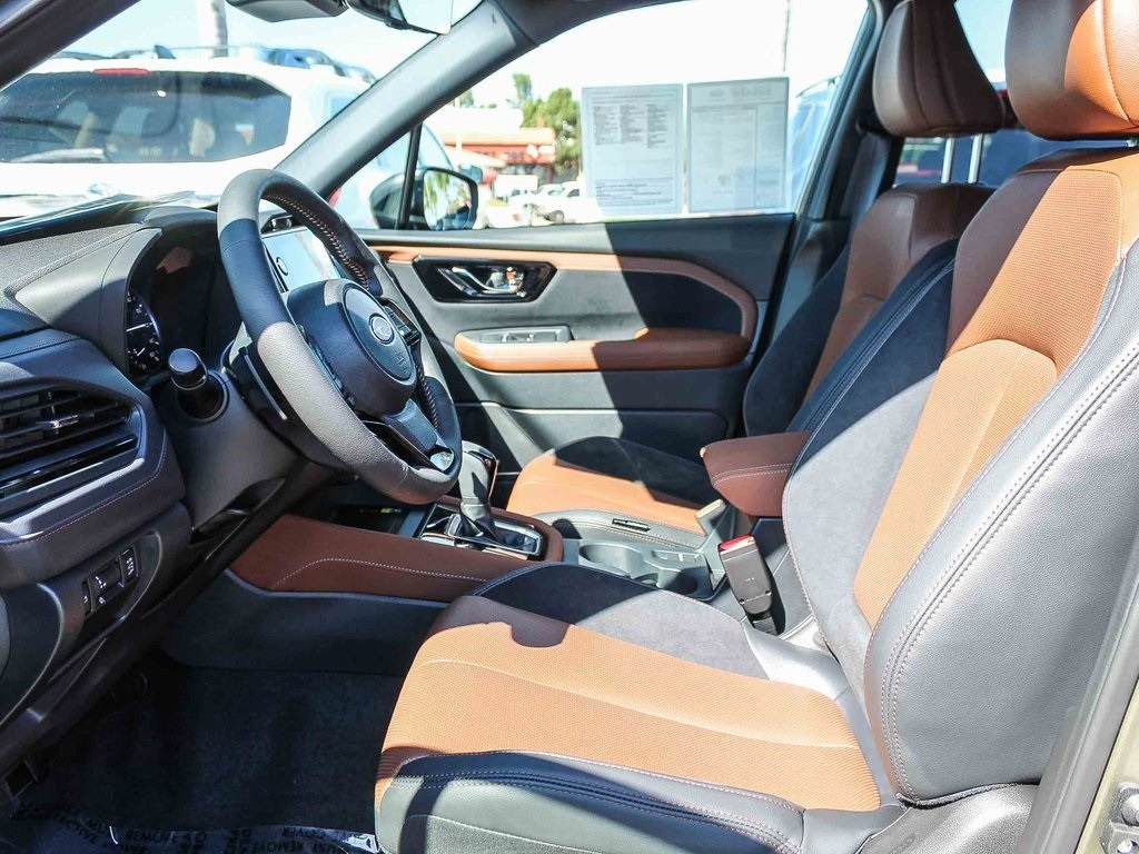2025 Subaru Forester Touring photo 18