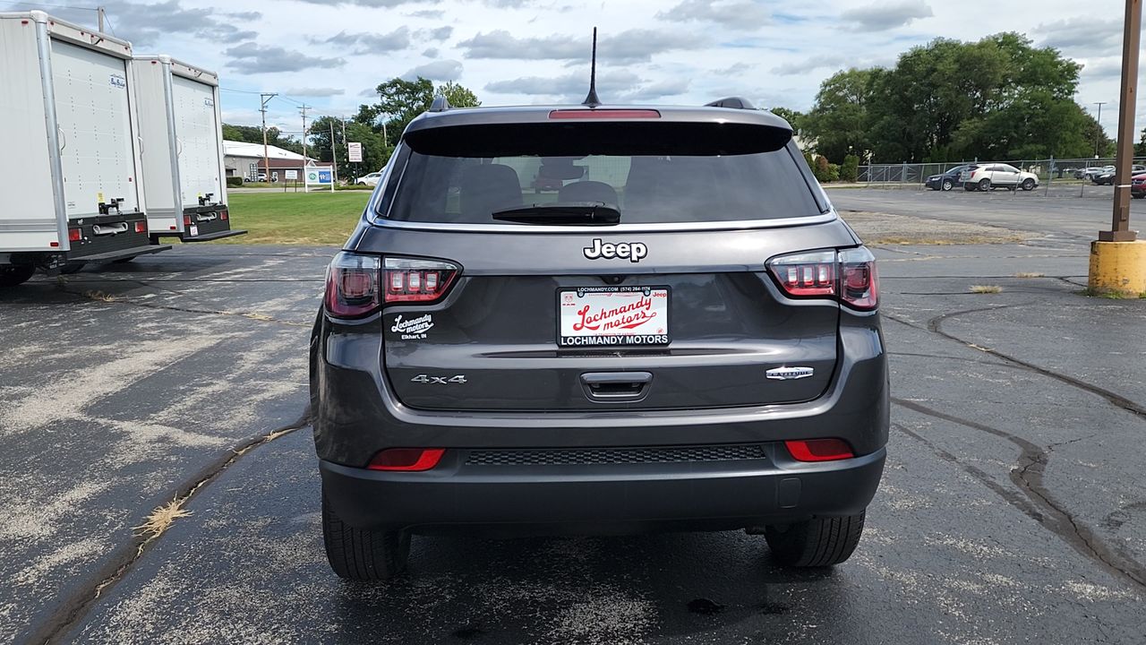 2022 Jeep Compass Latitude photo 4