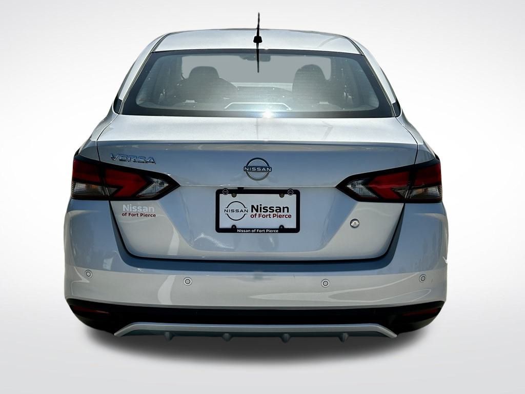 2025 Nissan Versa S photo 5