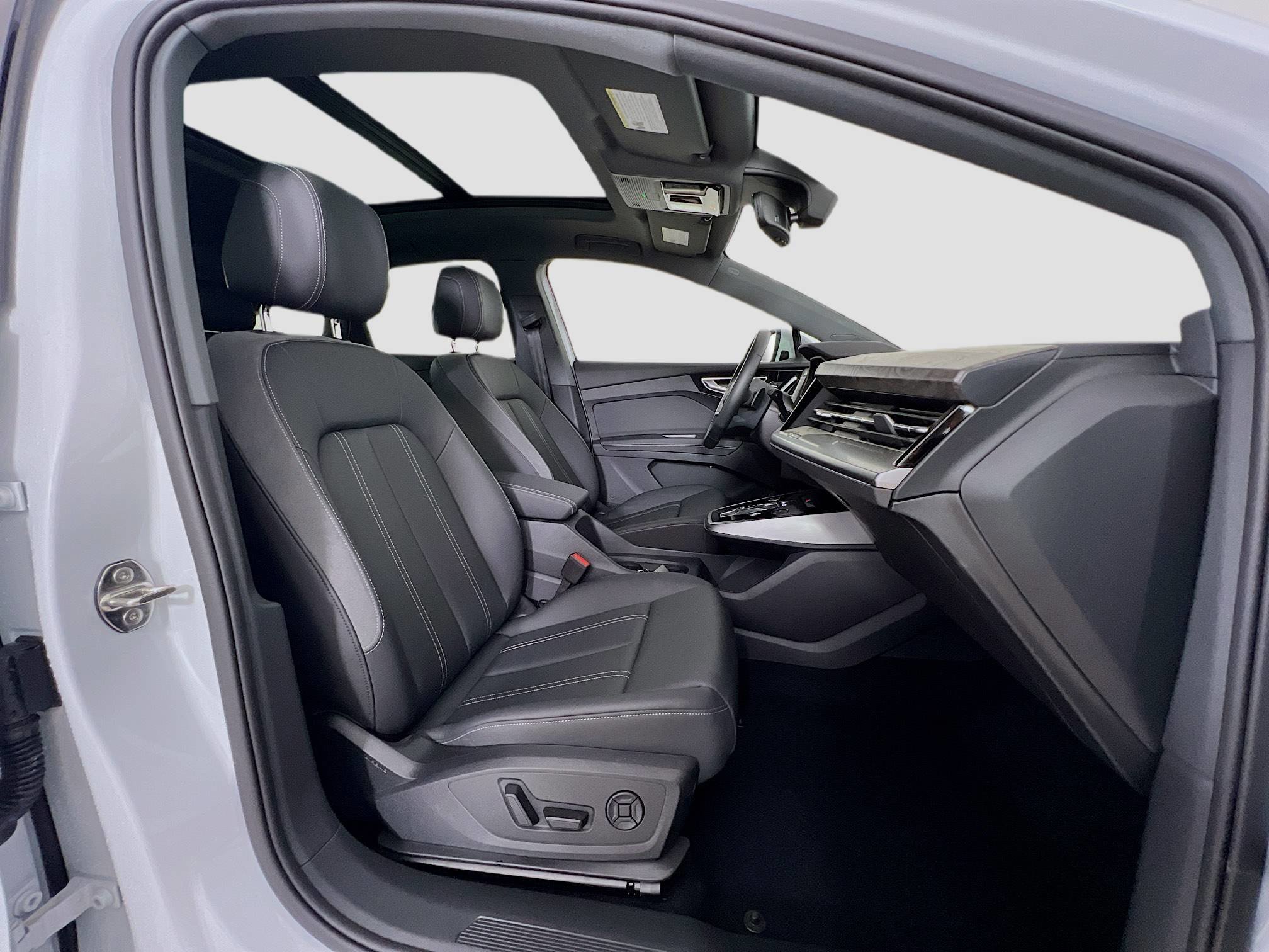 2024 Audi Q4 E-tron Sportback Premium photo 30