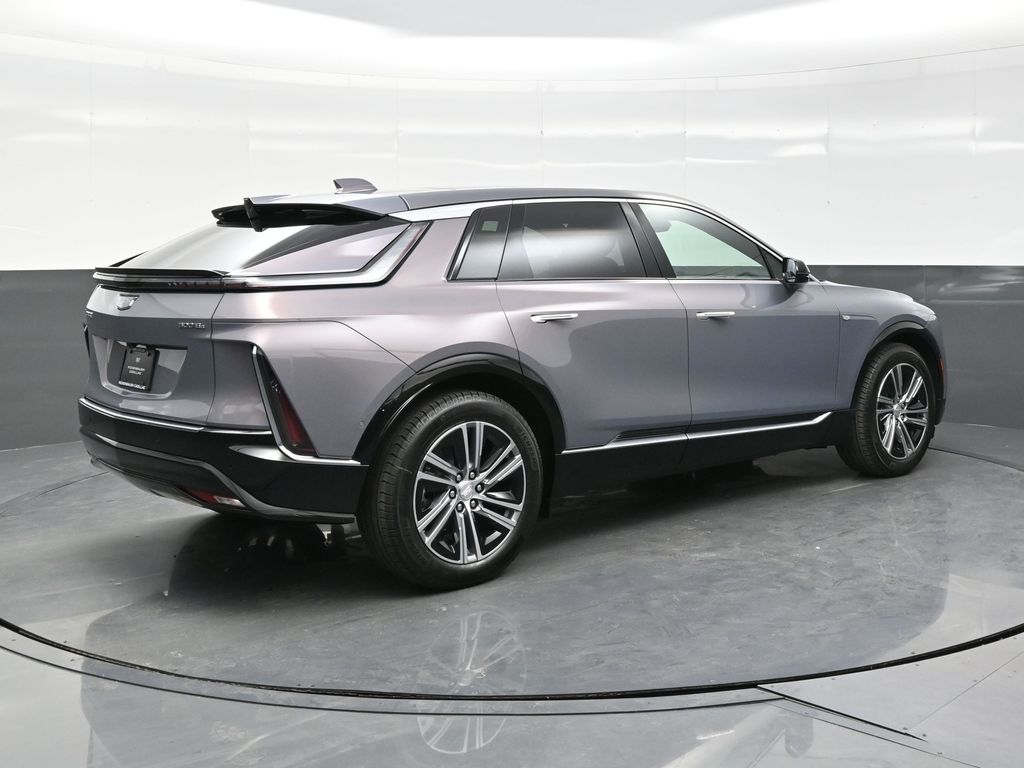 2025 Cadillac Lyriq Luxury photo 6