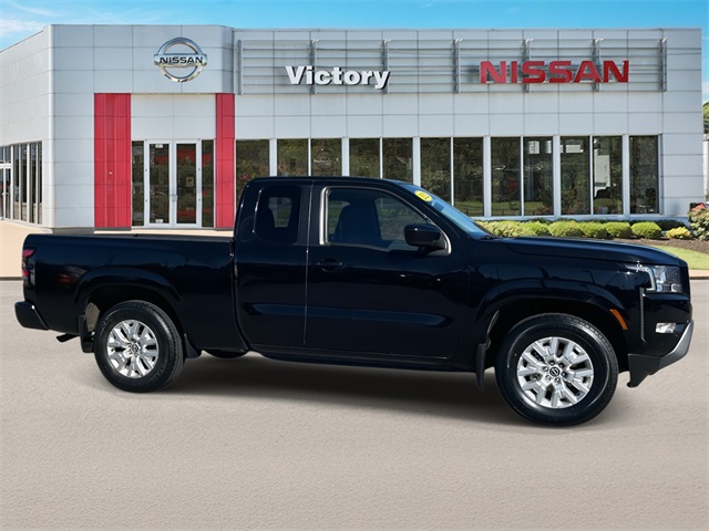 2022 Nissan Frontier SV photo 2