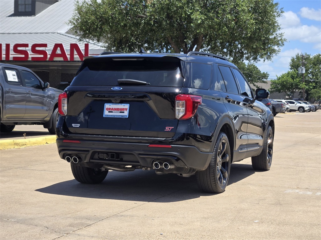 2024 Ford Explorer ST photo 2