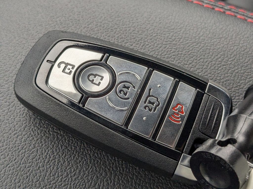 2025 Ford Escape Hybrid ST-Line Elite photo 30