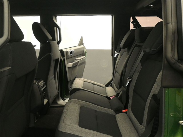 2025 Ford Bronco Base photo 6