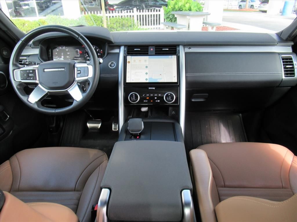 2024 Land Rover Discovery SE photo 10
