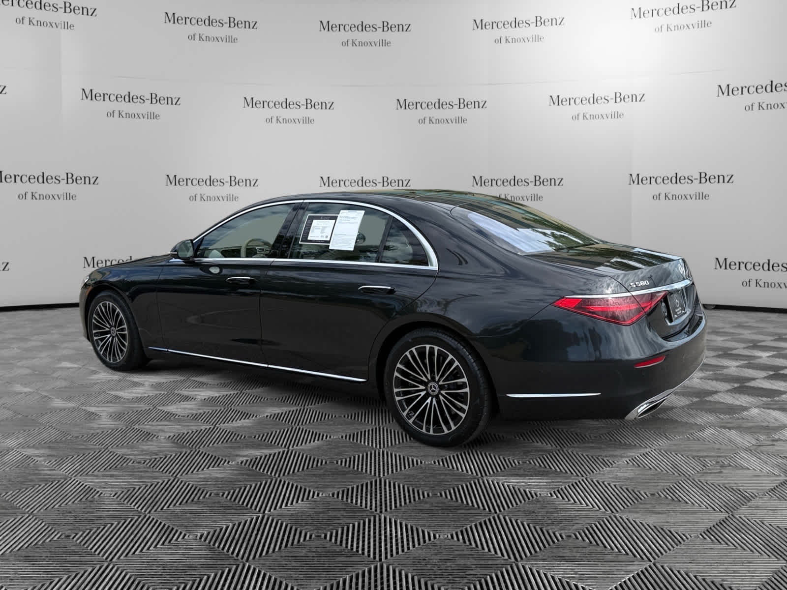 2022 Mercedes Benz S 580 4MATIC photo 3