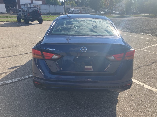 2022 Nissan Altima 2.5 S photo 6