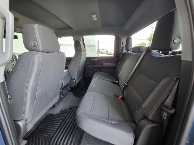 2025 Chevrolet Silverado 2500HD Custom photo 41