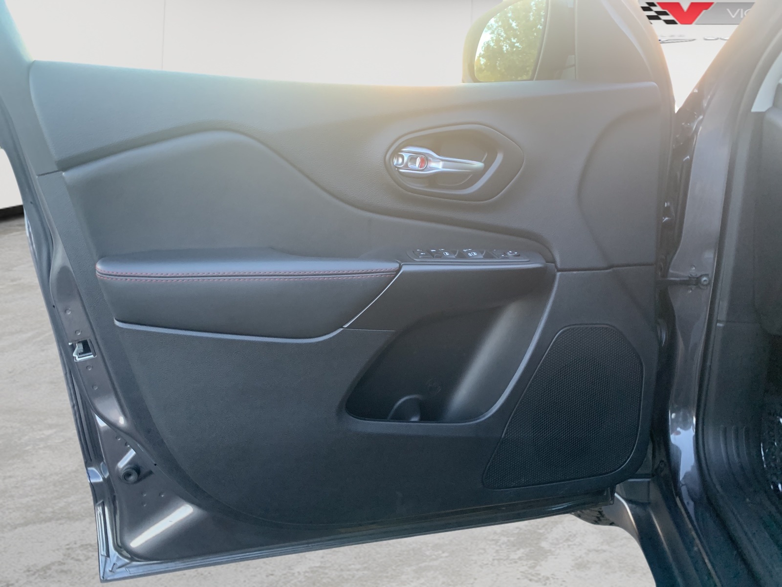 2022 Jeep Cherokee Trailhawk photo 12